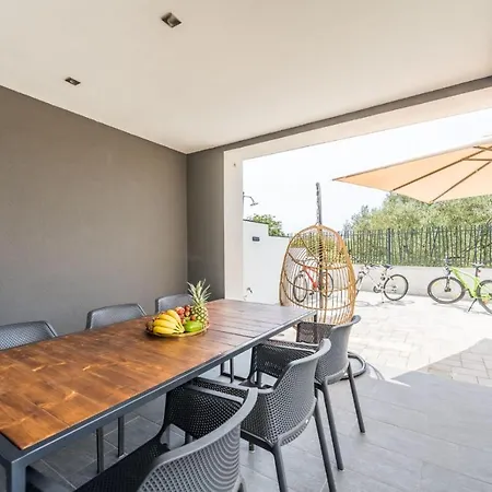 House Zadar 펜션 Sukošan